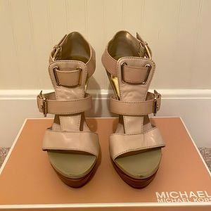 Michael Kors Size 8.5 Platform Heel Sandal